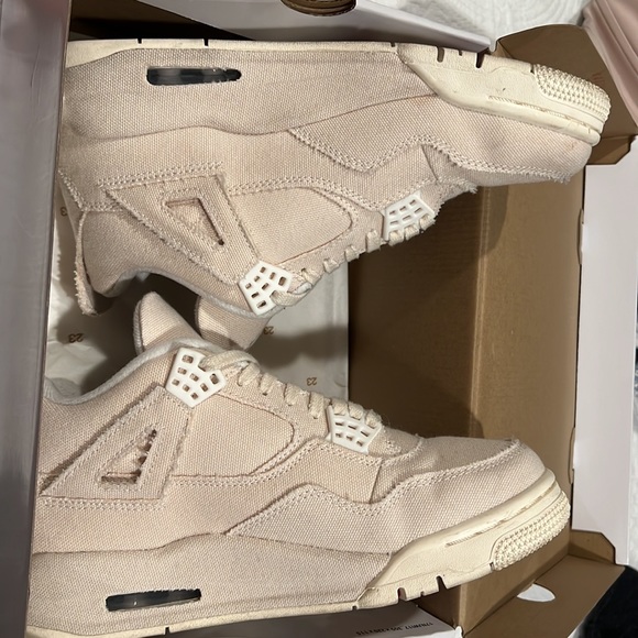FINAL SALE: Woman’s Air Jordan 4 “Blank Canvas” - Picture 8 of 11